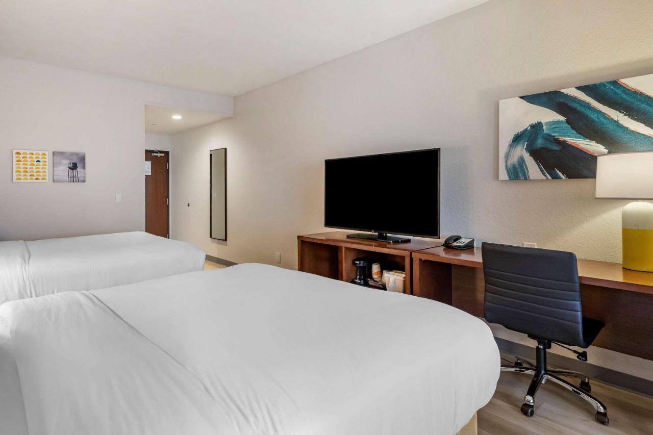 Comfort Inn & Suites Bennett Strasburg Екстериор снимка