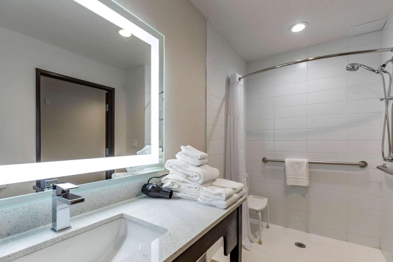 Comfort Inn & Suites Bennett Strasburg Екстериор снимка